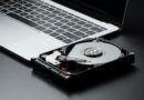 Jak wybrać najlepszą kartę SSD do laptopa – Poradnik dla początkujących